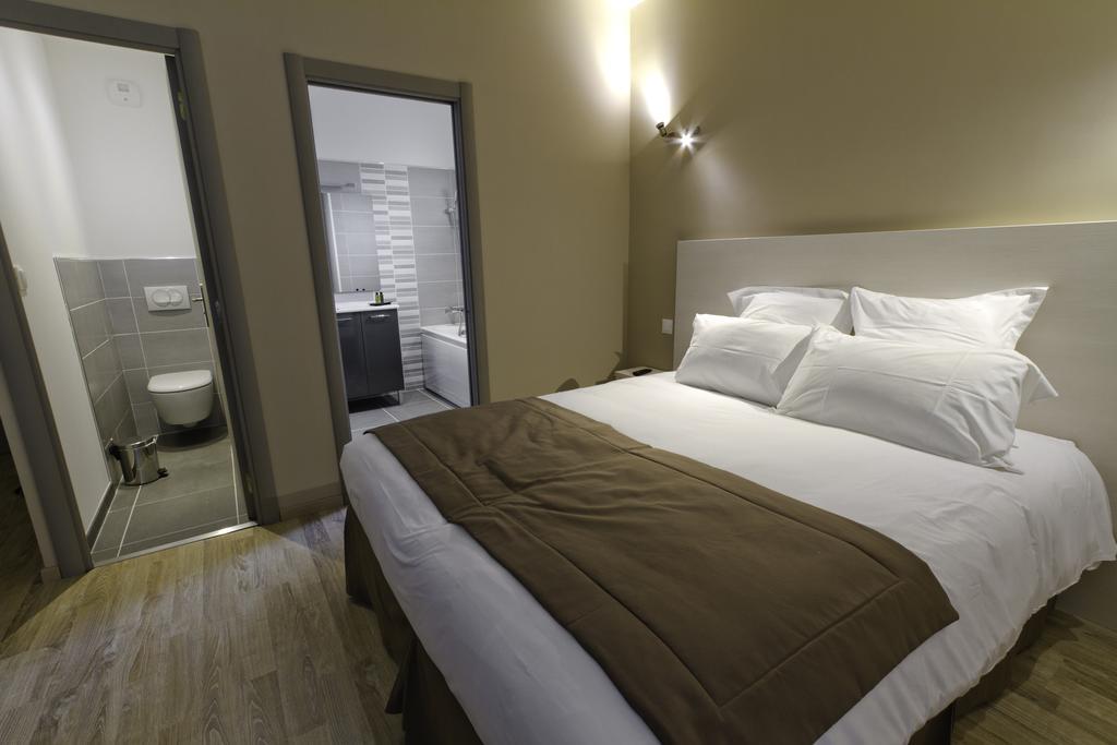 Hotel Les Petits Oreillers แซ็ง-มาร์แต็ง-ดิอาร์เดช ห้อง รูปภาพ