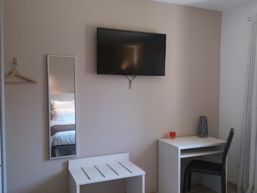 Hotel Les Petits Oreillers แซ็ง-มาร์แต็ง-ดิอาร์เดช ห้อง รูปภาพ